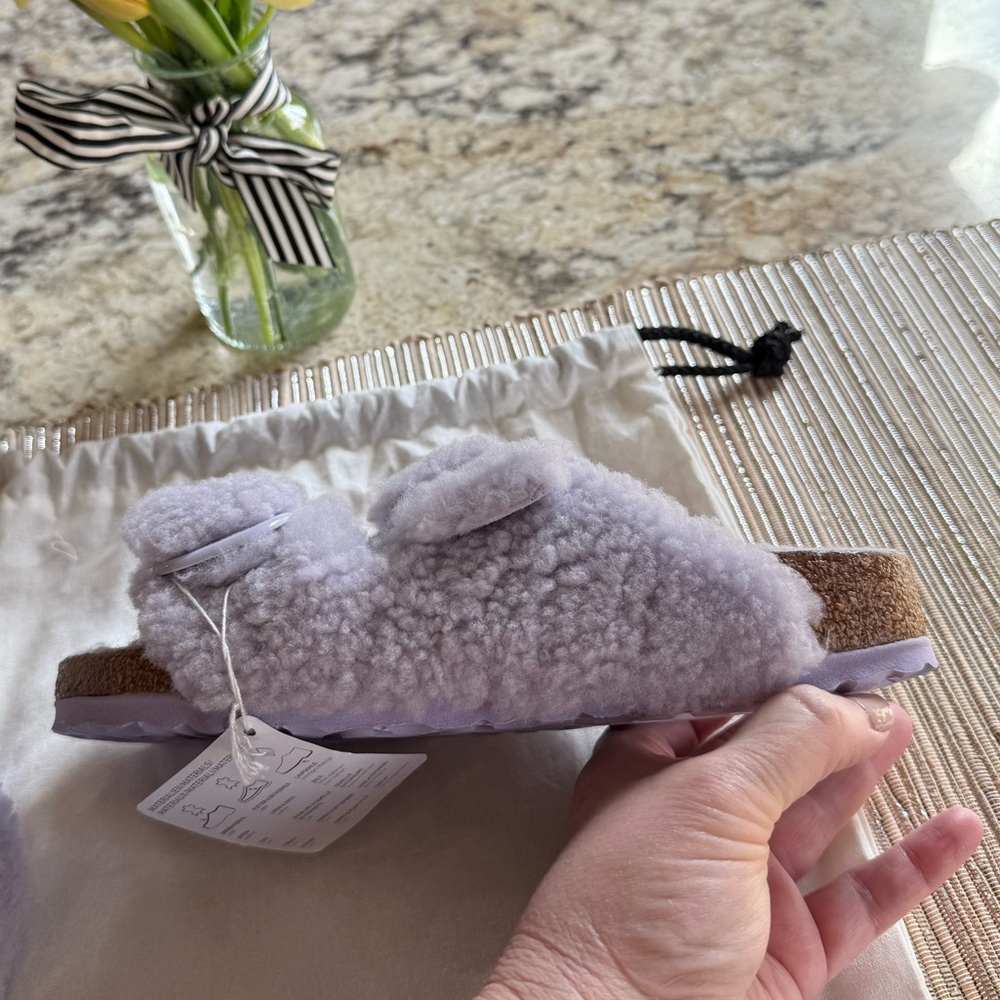 NEW Birkenstock Arizona Shearling Sandals In Purple Fog, Size 7/7.5 (38 EU) - Picture 15 of 15